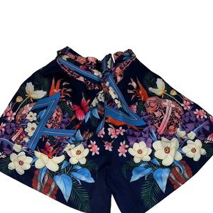 NEW‎ fully lined flowered shorts line A cut with a tide belt size M
